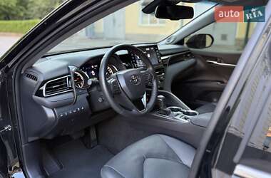 Седан Toyota Camry 2021 в 