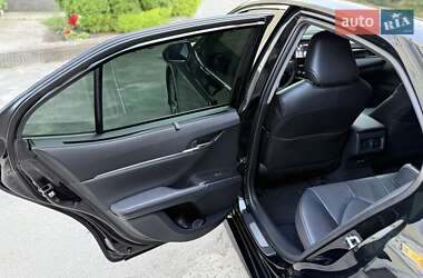 Седан Toyota Camry 2021 в 