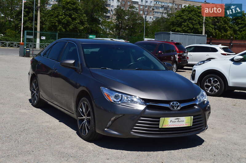 Toyota Camry 2017