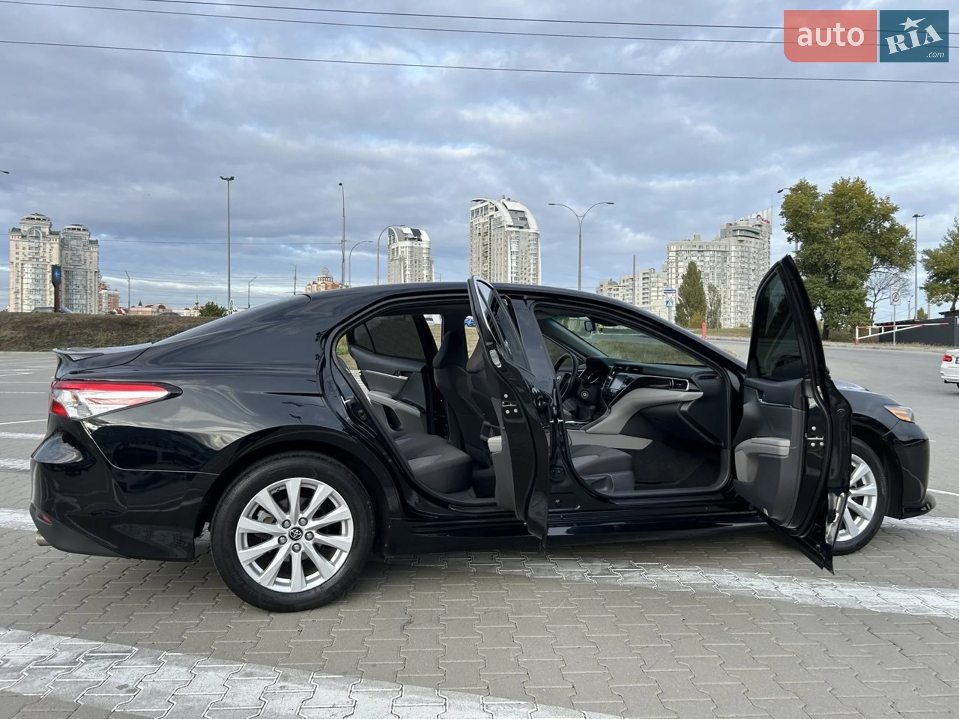 2017 Toyota Camry - мініатюра 21