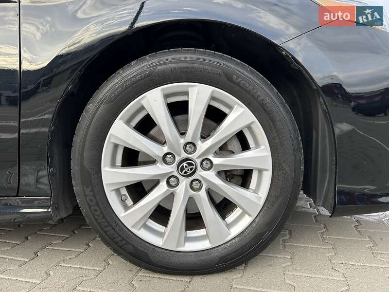 Седан Toyota Camry 2017 в Киеве фото 50 Седан Toyota Camry 2017 в Киеве