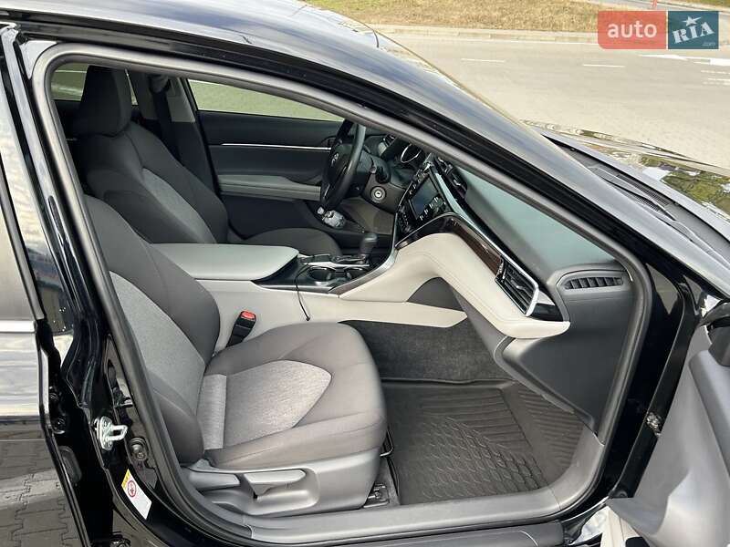 Седан Toyota Camry 2017 в Киеве фото 26 Седан Toyota Camry 2017 в Киеве