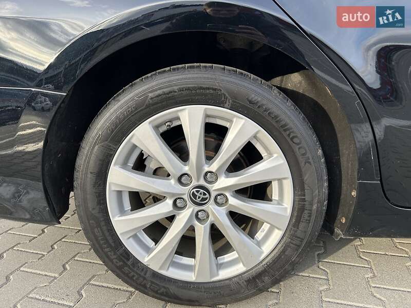 Седан Toyota Camry 2017 в Киеве фото 49 Седан Toyota Camry 2017 в Киеве