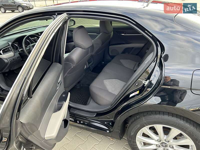 Седан Toyota Camry 2017 в Киеве фото 43 Седан Toyota Camry 2017 в Киеве