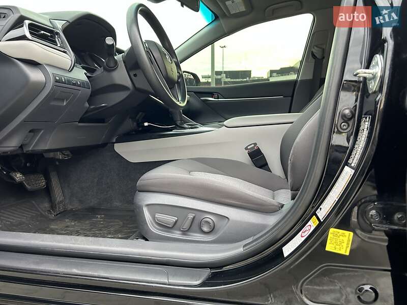 Седан Toyota Camry 2017 в Киеве фото 35 Седан Toyota Camry 2017 в Киеве