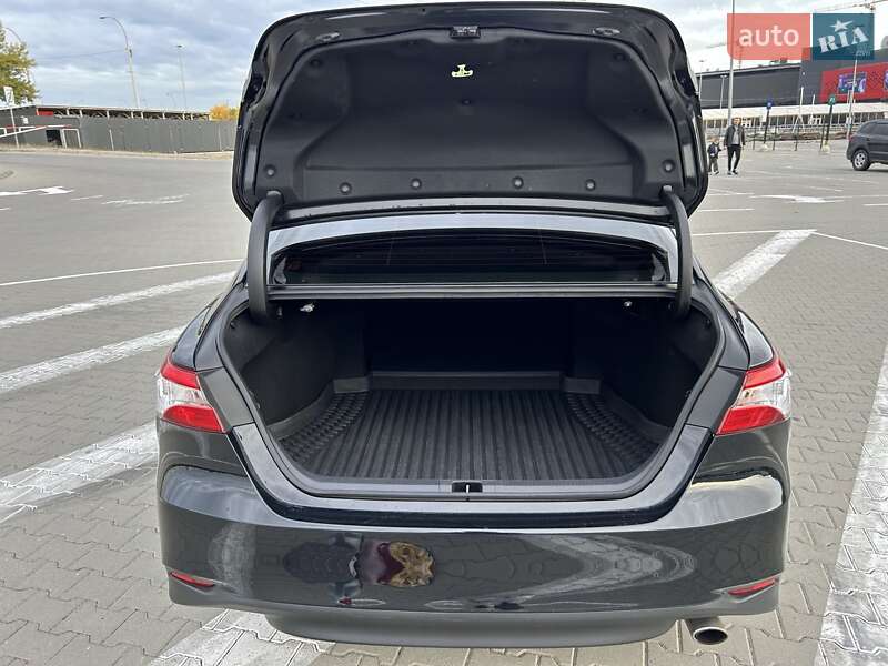 Седан Toyota Camry 2017 в Киеве фото 72 Седан Toyota Camry 2017 в Киеве