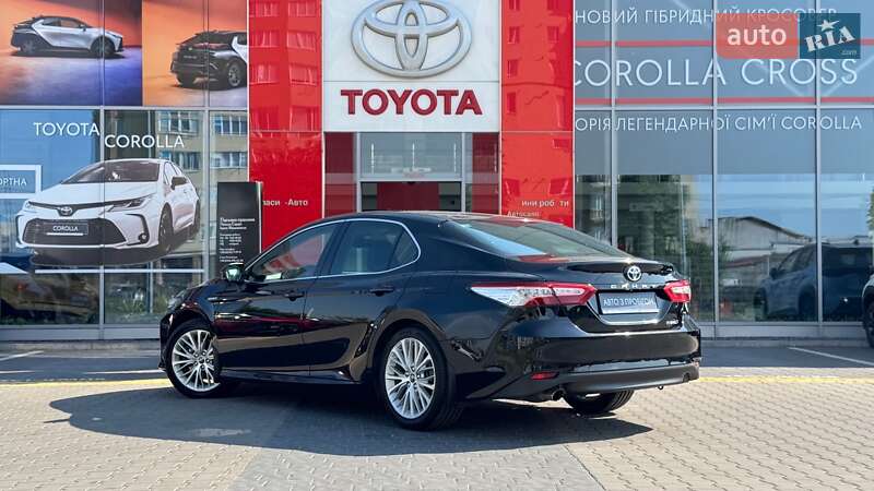 Седан Toyota Camry 2019 в Ивано-Франковске
