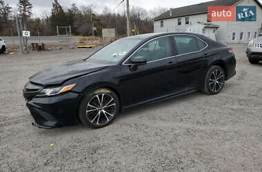 Седан Toyota Camry 2019 в Києві
