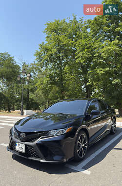 Седан Toyota Camry 2018 в Одессе