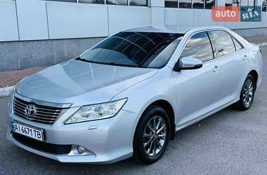 Седан Toyota Camry 2011 в Киеве