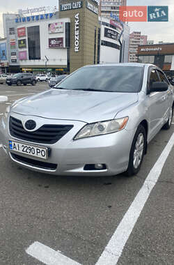 Седан Toyota Camry 2006 в Киеве