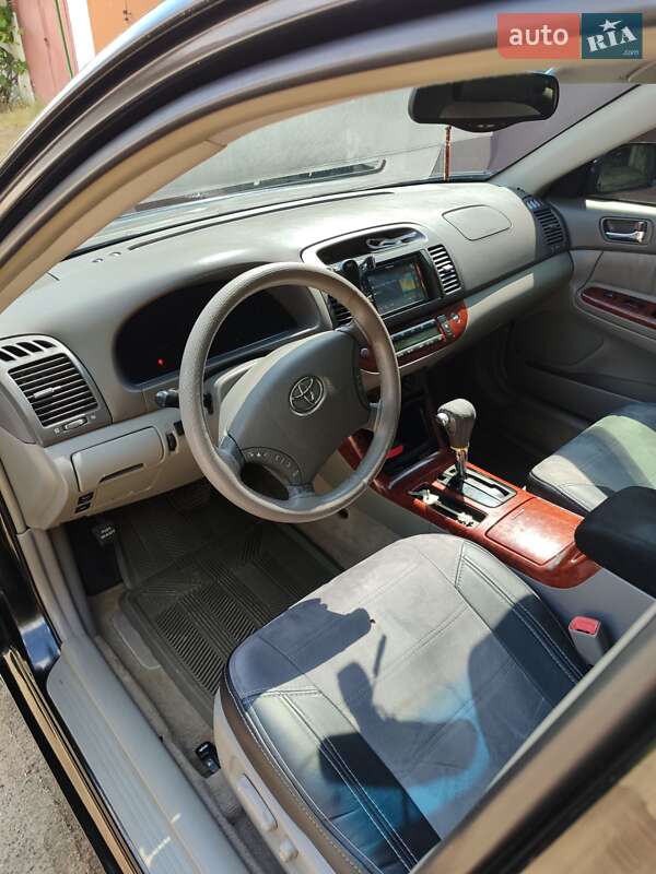 Седан Toyota Camry 2005 в Івано-Франківську