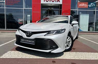 Седан Toyota Camry 2017 в Виннице
