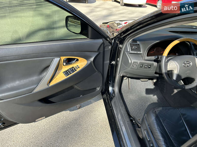Седан Toyota Camry 2007 в Киеве
