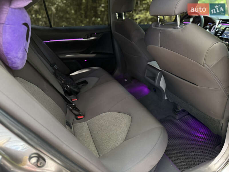 Седан Toyota Camry 2018 в Виннице