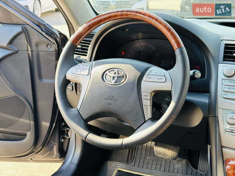Седан Toyota Camry 2008 в Харькове