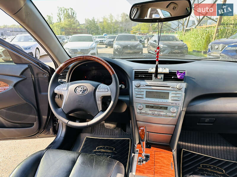 Седан Toyota Camry 2008 в Харькове