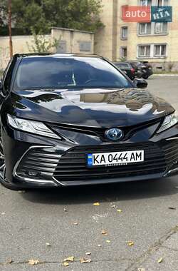 Седан Toyota Camry 2021 в Киеве