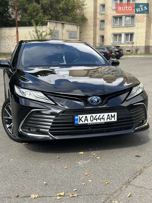 Toyota Camry 2021