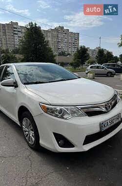 Седан Toyota Camry 2014 в Києві