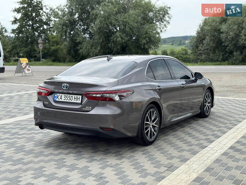 Седан Toyota Camry 2021 в Ирпене