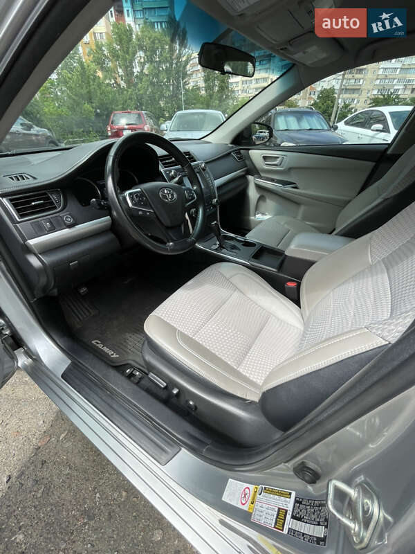 Седан Toyota Camry 2015 в Киеве