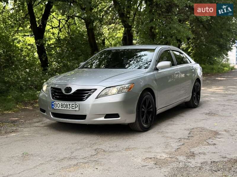 Седан Toyota Camry 2007 в Золочеве