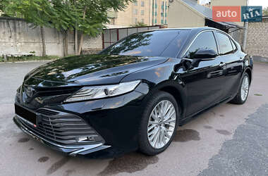 Седан Toyota Camry 2018 в Києві