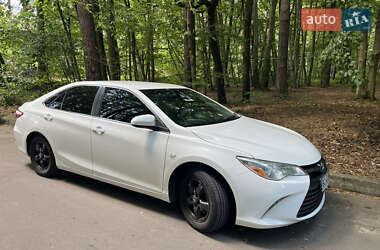 Седан Toyota Camry 2015 в Львове
