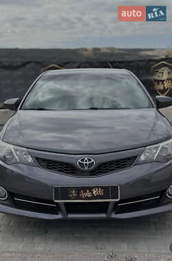 Седан Toyota Camry 2012 в Вендичанах
