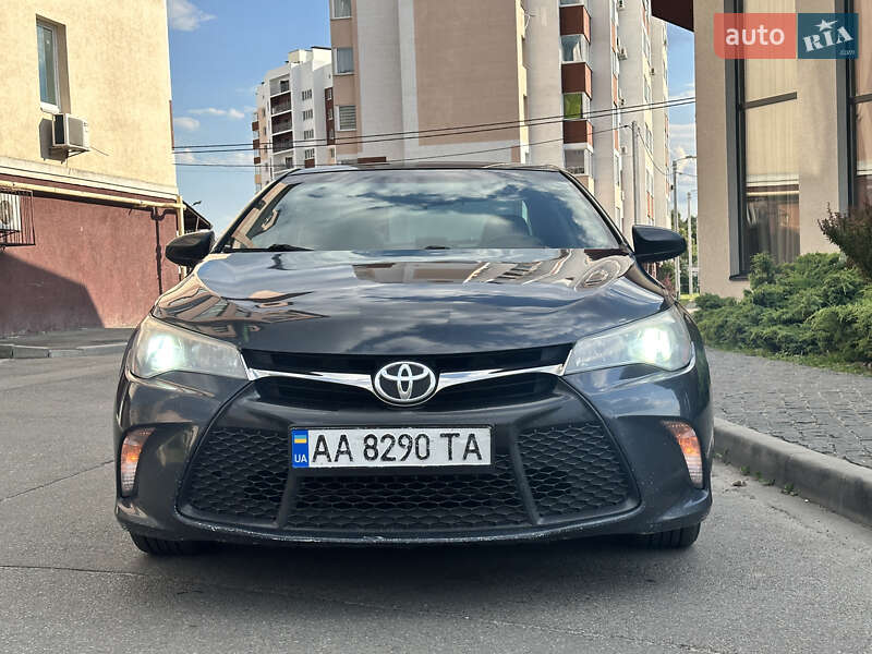 Toyota Camry 2015