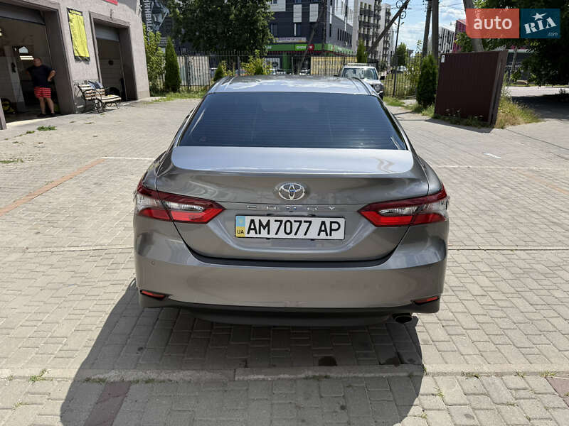 Седан Toyota Camry 2021 в Киеве