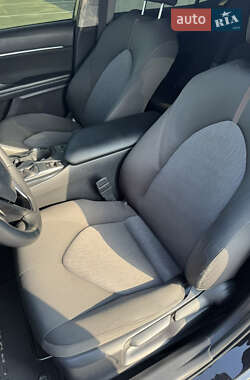 Седан Toyota Camry 2018 в 