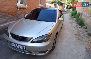 Седан Toyota Camry 2005 в Кропивницком