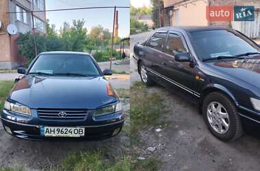 Седан Toyota Camry 1997 в Полонном