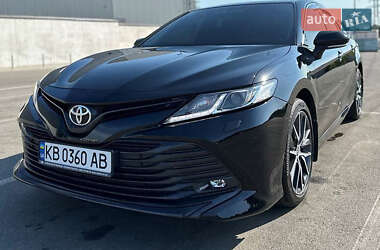Седан Toyota Camry 2017 в Киеве