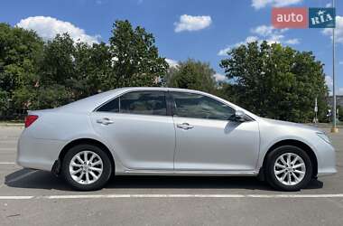 Седан Toyota Camry 2013 в 