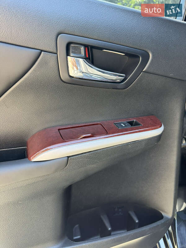 Седан Toyota Camry 2013 в Умани