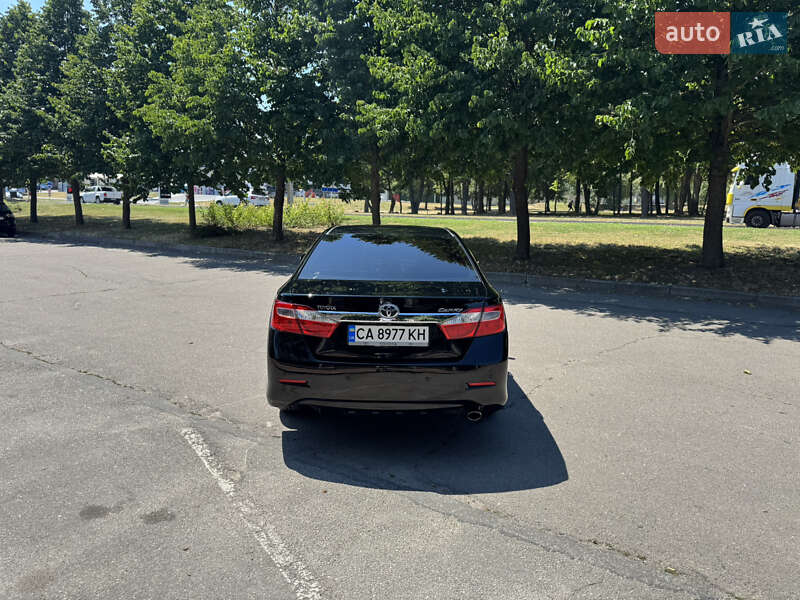 Седан Toyota Camry 2013 в Умани