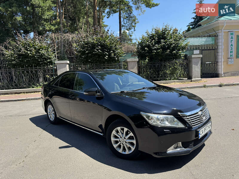 Седан Toyota Camry 2013 в Умани