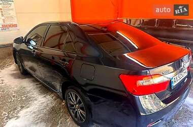 Седан Toyota Camry 2011 в Харькове