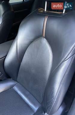 Седан Toyota Camry 2017 в 