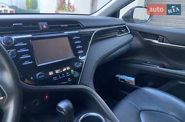 Седан Toyota Camry 2017 в 