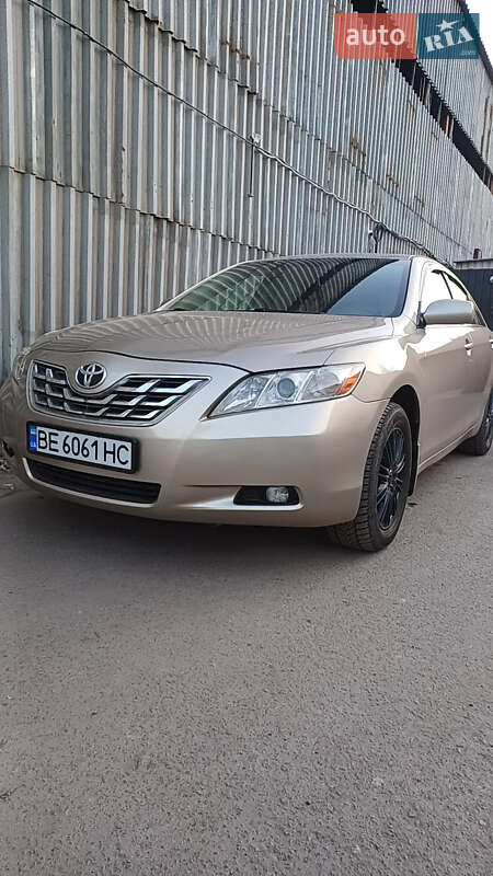 Седан Toyota Camry 2006 в Николаеве