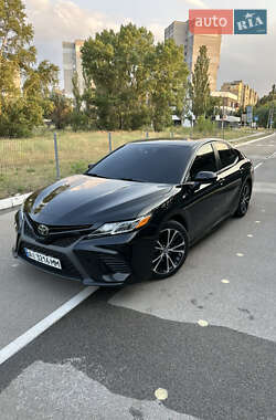 Седан Toyota Camry 2018 в Каменском
