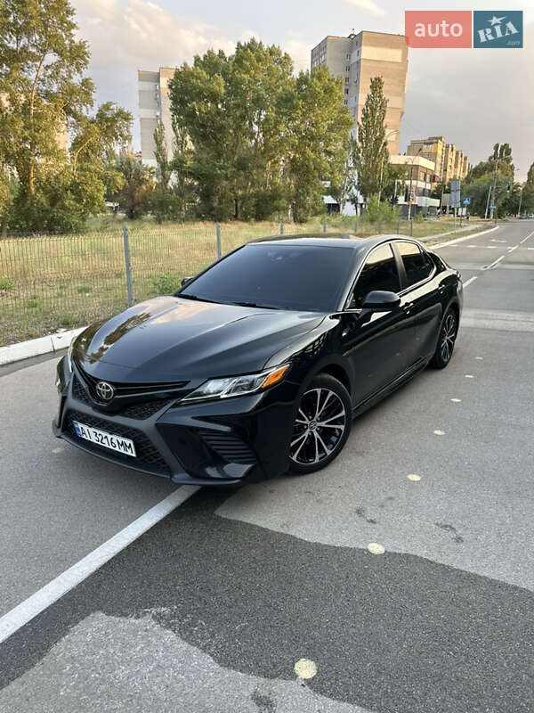 Toyota Camry 2018