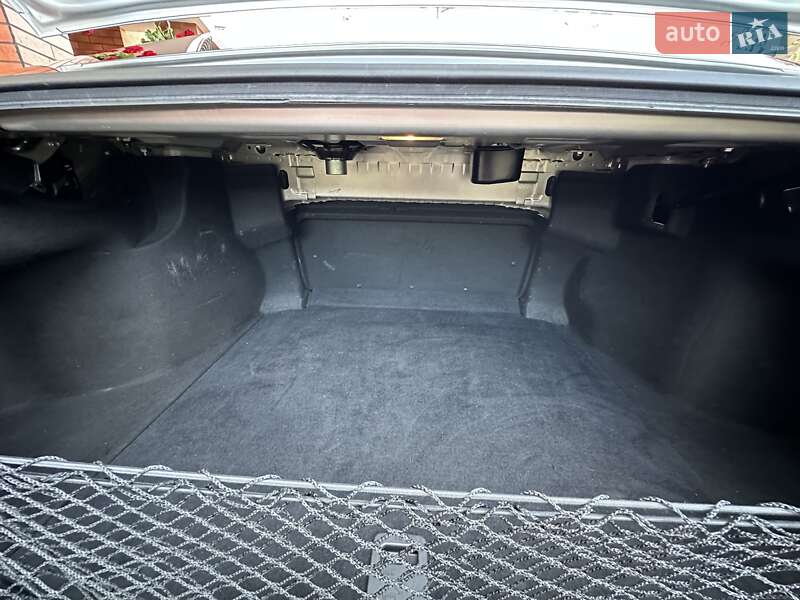 Седан Toyota Camry 2017 в Львові