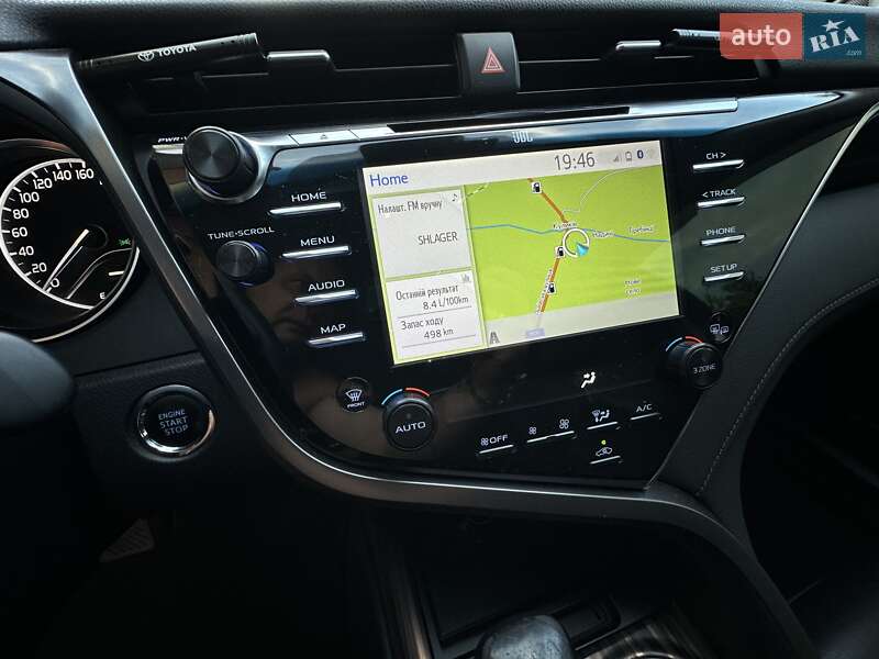 Седан Toyota Camry 2017 в Львові