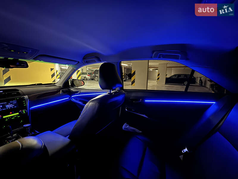 Седан Toyota Camry 2012 в Кривому Розі