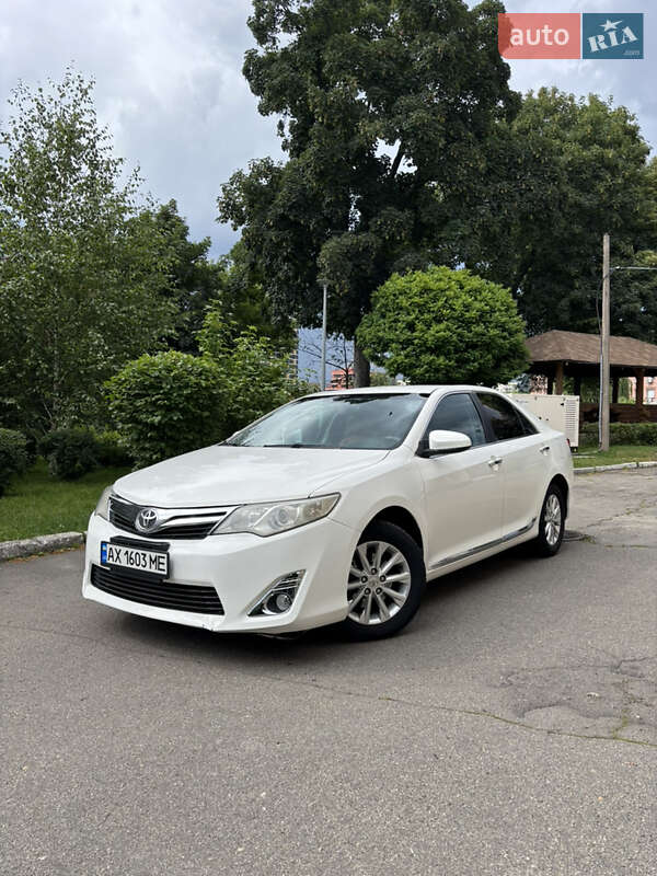 Toyota Camry 2015